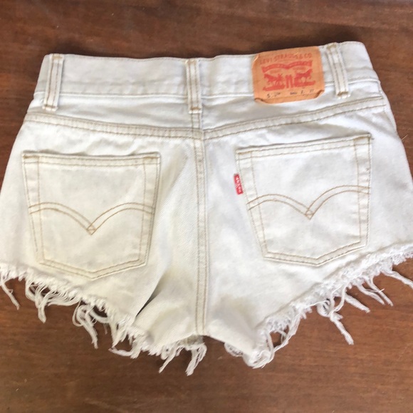 Levi’s shorts - Picture 2 of 2